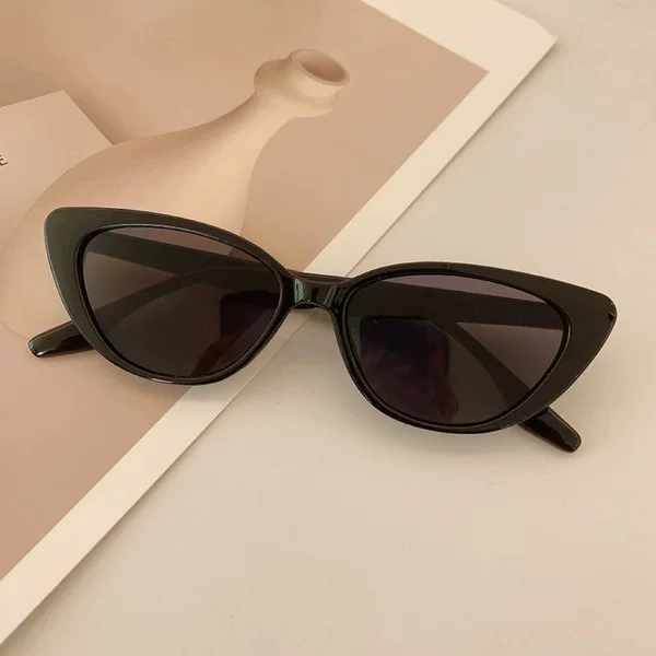 New Sexy Style Face-Showing Small Sunglasses, Retro High-End Cat-Eye Sunglasses, Fashionable Street Photography Ins Xiaohongshu Style