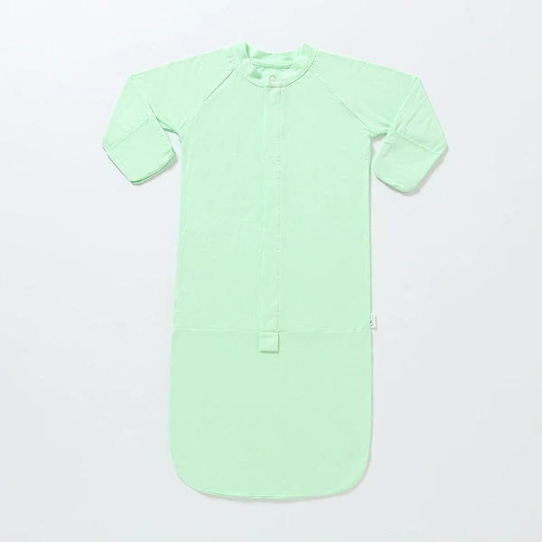 Green cardigan, long-sleeve, sleeping bag