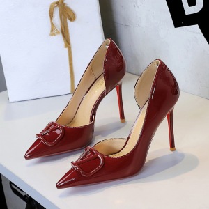 9265-K117 European and American style V-buckle side hollow pointed high heels patent leather super high heels hollow sex