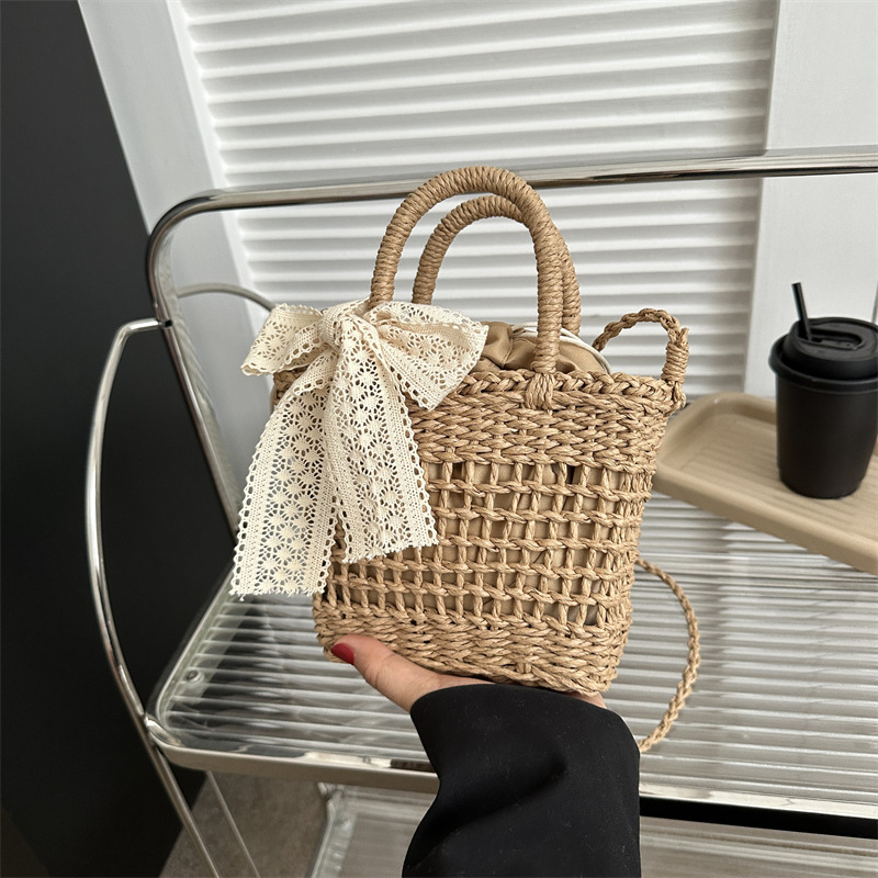 Nueva bolsa de verano de las mujeres bolso de paja tejida a mano pequeño bolso fresco bolso de hombro casual bolsa de mensajero de vacaciones