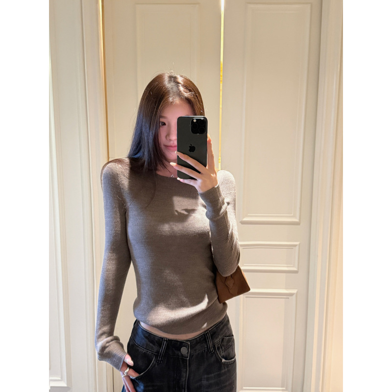 Light-Colored Tiancai Sheep Wool Knitwear from the New Australia Brand, Featuring an Exquisite Seamless One-Piece Craftsmanship # 4026D