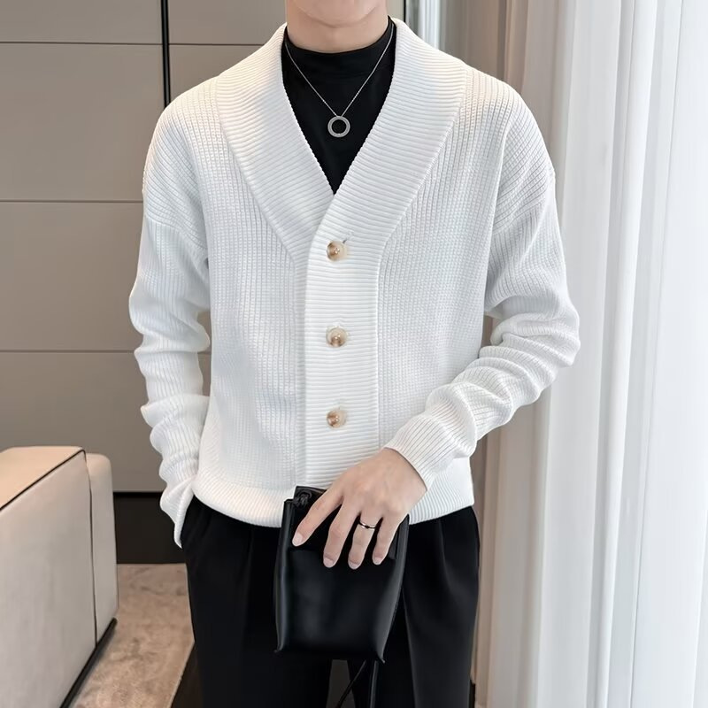 2025 New Arrival Autumn Sweater Cardigan Men's Short Korean Style Fashionable Jacket Distinctive V-neck Sweater British Style