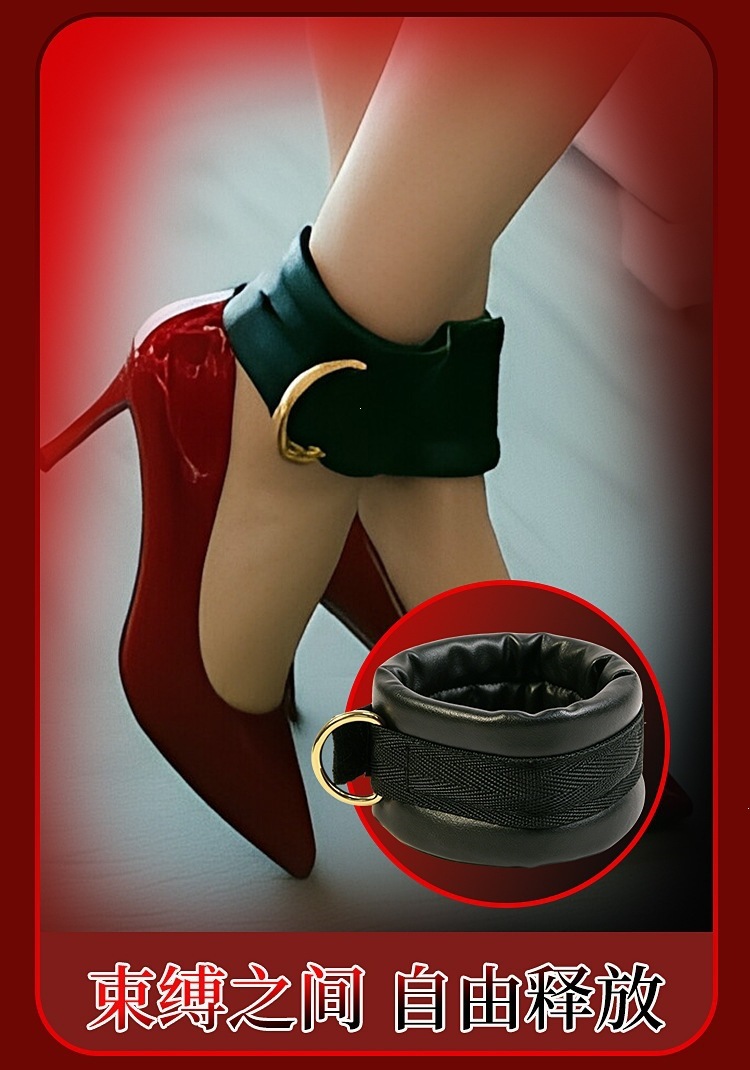 Jiuai SM Dark Night Knight Bondage Set with Leg Separator, Handcuffs and Collar — detail image 6