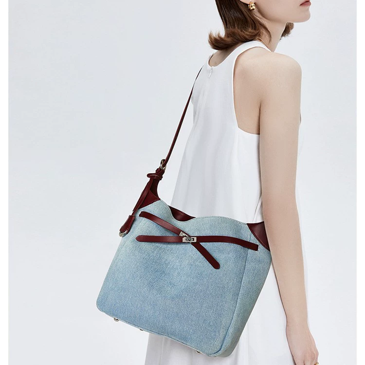 Золотая лиса с джинсовой тканью Advanced Подмышечная сумка на плечо Женский 2025 Новый большой емкостный пригородный модный косый крест