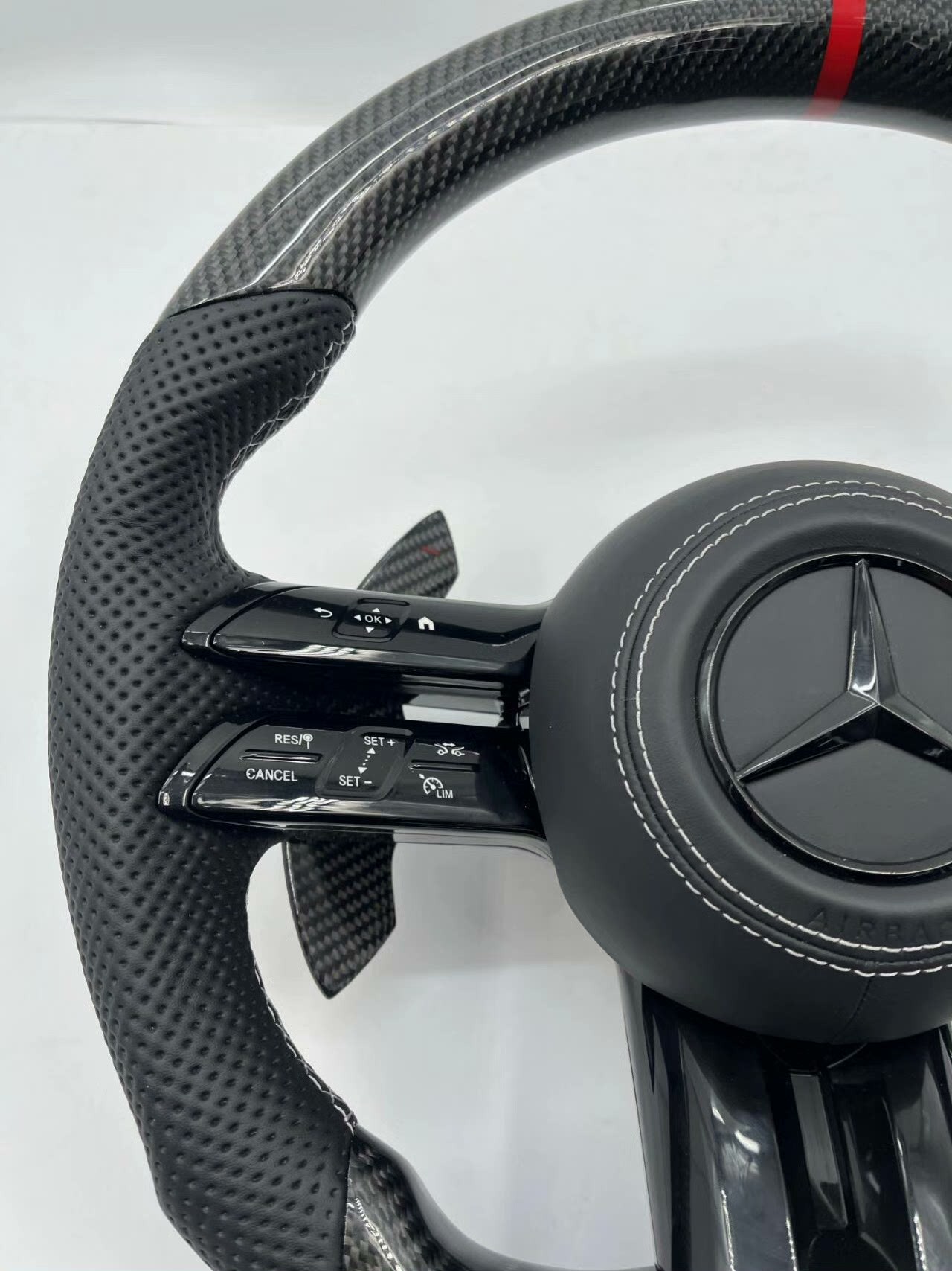 Mercedes-Benz W204 W205 modified dragonfly steering wheel, AMG-style carbon fiber and genuine leather options, available for cross-border supply