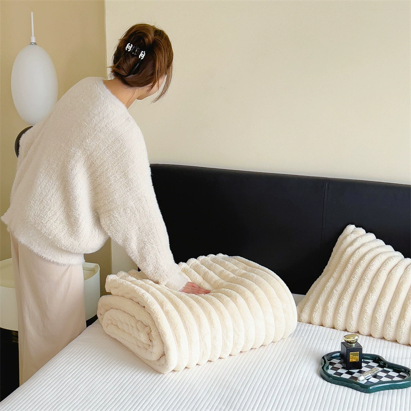 Плюшевое одеяло (мягкий rabbit plush), размеры 70×100–200×230 см, для дивана и спальни