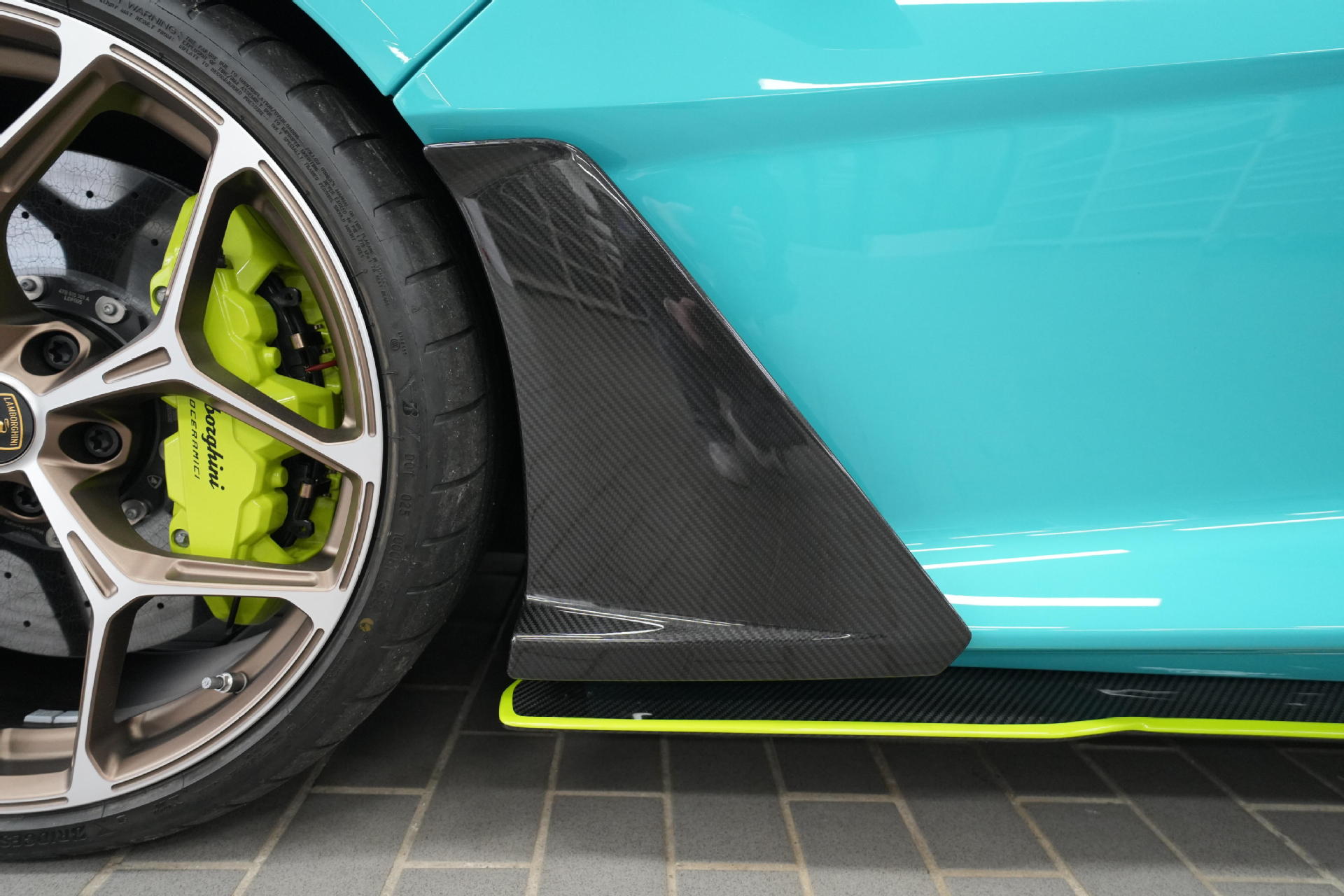 Suitable for Lamborghini's new Aventador Revuelto, modified with original OEM upgraded dry carbon fiber body kit