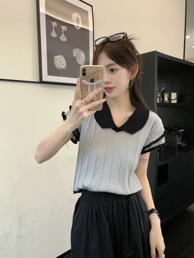 Áo thun nữ tay lỡ cổ V phối màu chất liệu len sợi mát — màu xám nhạt chi tiết 6
