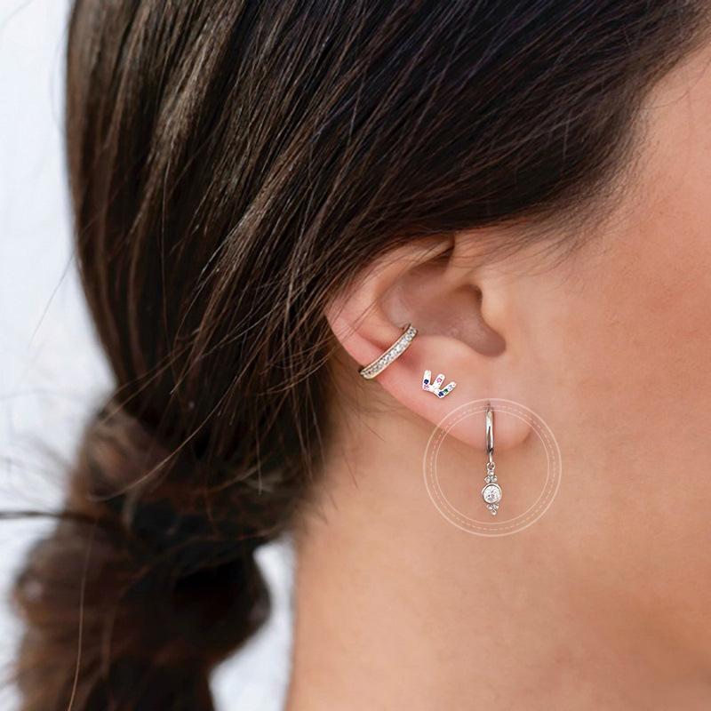 European And American Round Zircon Earrings Minimalist Fashion Geometric Retro Ear Buckle display picture 3
