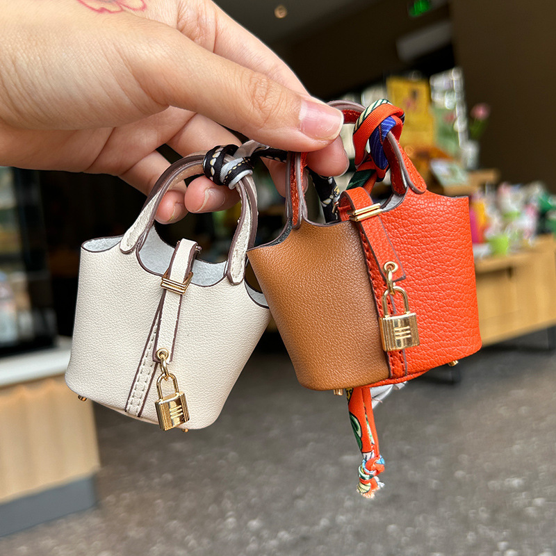 New Bag Accessories Pendant High-end Leather Car Keychain Creative Headphone Bag Red Bag Women's Bag Jewelry