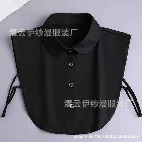 With a round collar, black