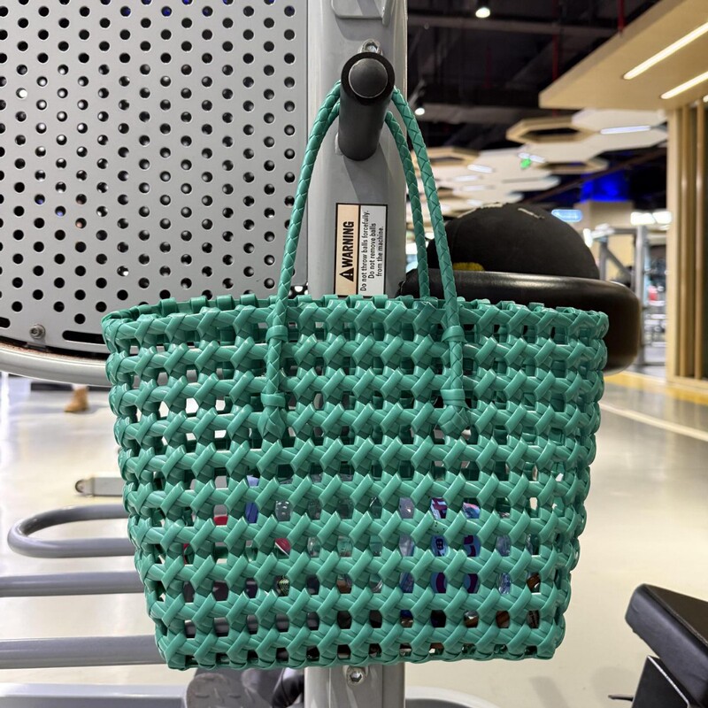 Manufacturer Wholesale Colorful Hollow Woven Cabbage Basket Souvenir Plastic Woven Basket Handbag Handbag