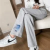 Thin trousers, loose straight fit