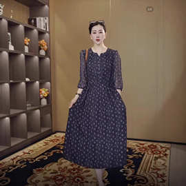 一件代发新中式七分袖印花连衣裙中老年妈妈裙子时尚气质遮肉款