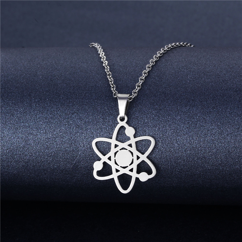 Cross-border Sold Jewelry Supply Personality Stainless Steel Flower Heart Clavicle Chain Necklace Female Geometric Accessories Pendant Wholesale display picture 1