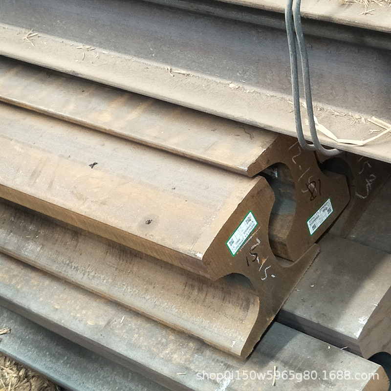 轨道钢QU70/120轻轨重轨起重轨 包钢25米 现货销售