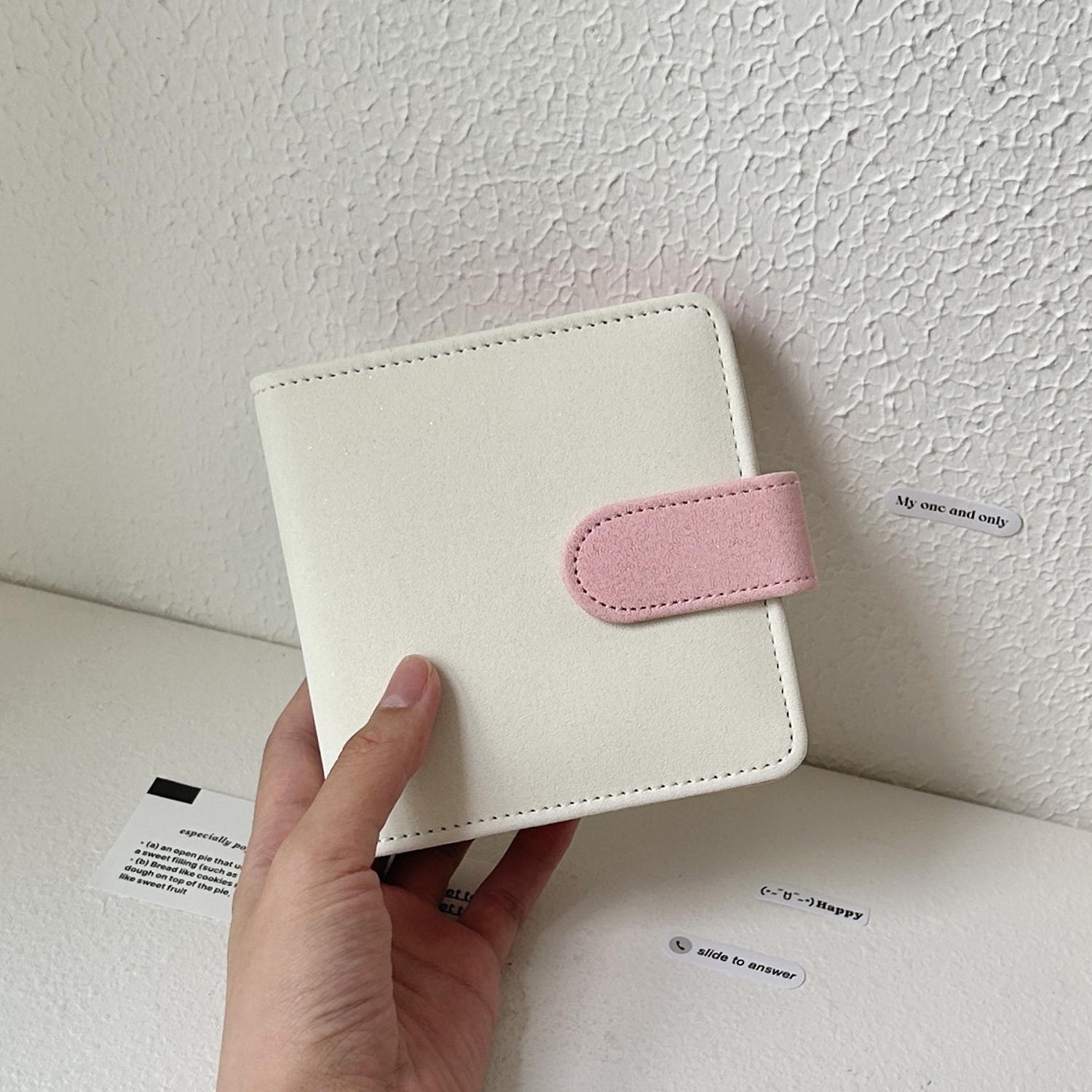 Álbum de hojas sueltas con diseño de estrellas y colores combinados, 3 anillas – para coleccionar tarjetas de idols.