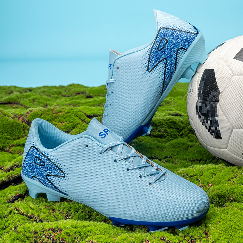 Nuevos zapatos de fútbol transfronterizos bajos, zapatos de entrenamiento de clavos para hombres y mujeres, zapatos de fútbol juvenil antideslizantes y transpirables ligeros