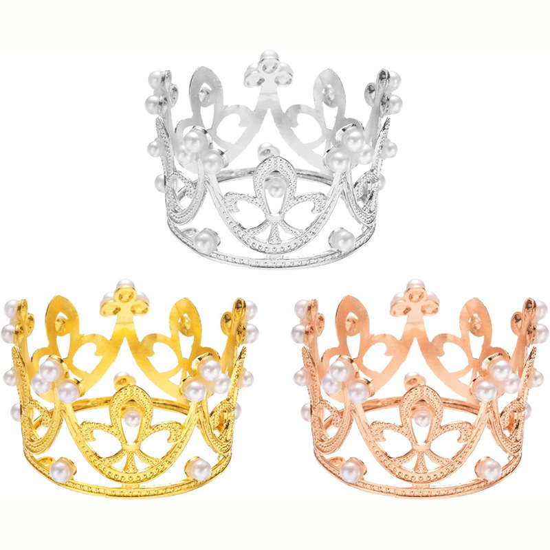 Ventas transfronterizas de aleación dorada corona de cabeza para niños fiesta de cumpleaños decoración de perlas de diamante decoración de pastel 15 piezas