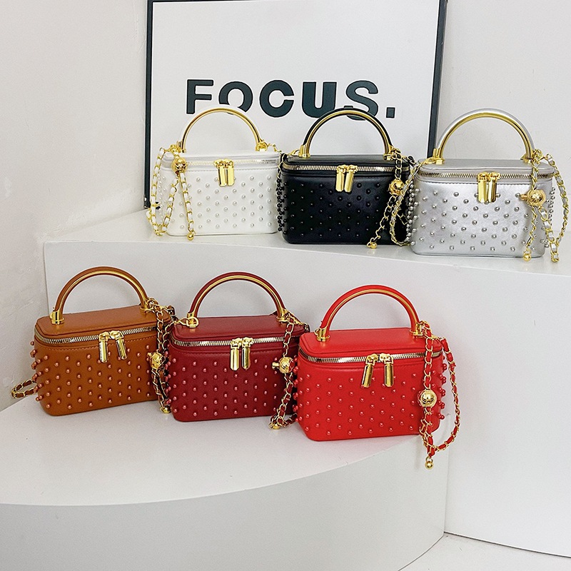 Personalidad transfronteriza bolsas de caja de remaches pequeñas cadenas de viento de fragancia bolsas de mano nichos de moda diaria bolsas de hombro image 3