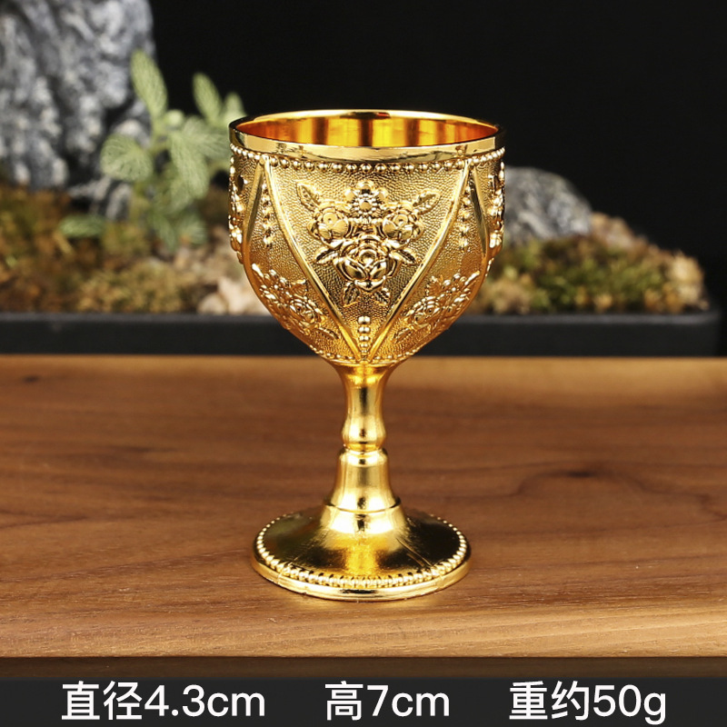 Pequeña taza de vino europeo de lujo 30 ml vino blanco creativo hogar Retro metal vidrio licor