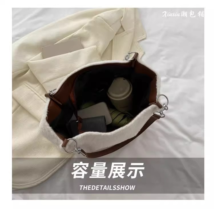 This 2023 new autumn and winter commuter bag with a large capacity of wool and fleece for women is fashionable and versatile. It is a single-shoulder tote bag with letters Specification drawing
