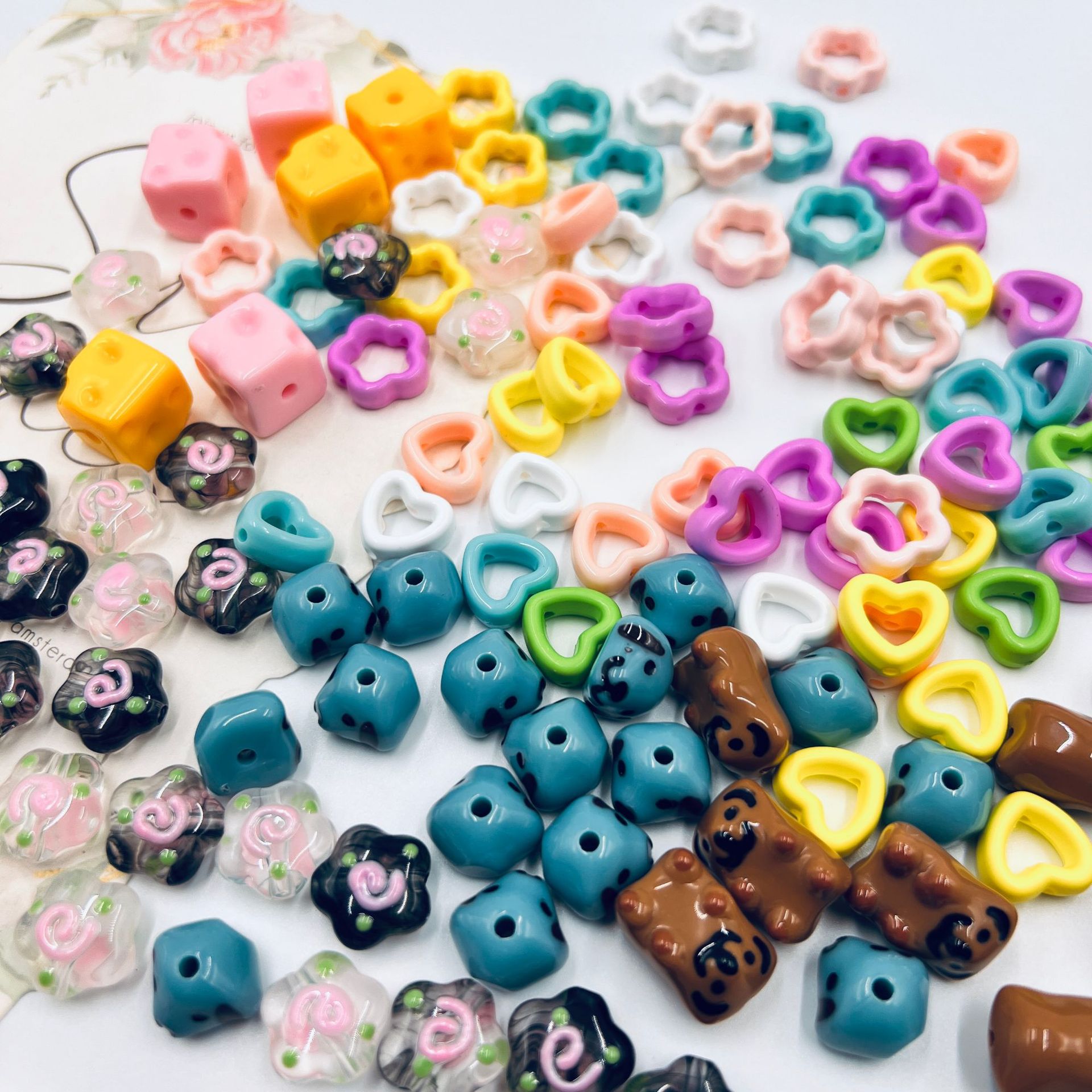 亚克力彩色竖孔花朵爱心小狗散珠diy串珠手机链项链通孔珠子配件