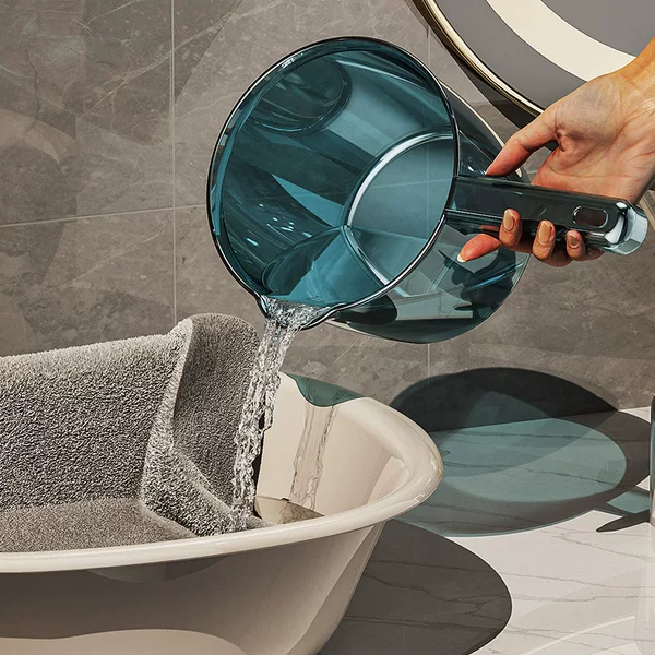 Household water ladle drop-resistant thickened long handle kitchen large water spoon transparent plastic shampoo spoon water spoon