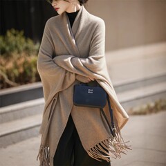 秋冬新款加厚100羊毛流苏大披肩女时尚百搭纯色开衫外搭斗篷披风