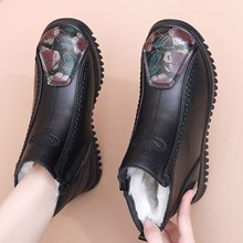 2025冬季妈妈棉鞋软皮鞋毛绒中年女靴子加绒保暖老人奶奶马丁靴女