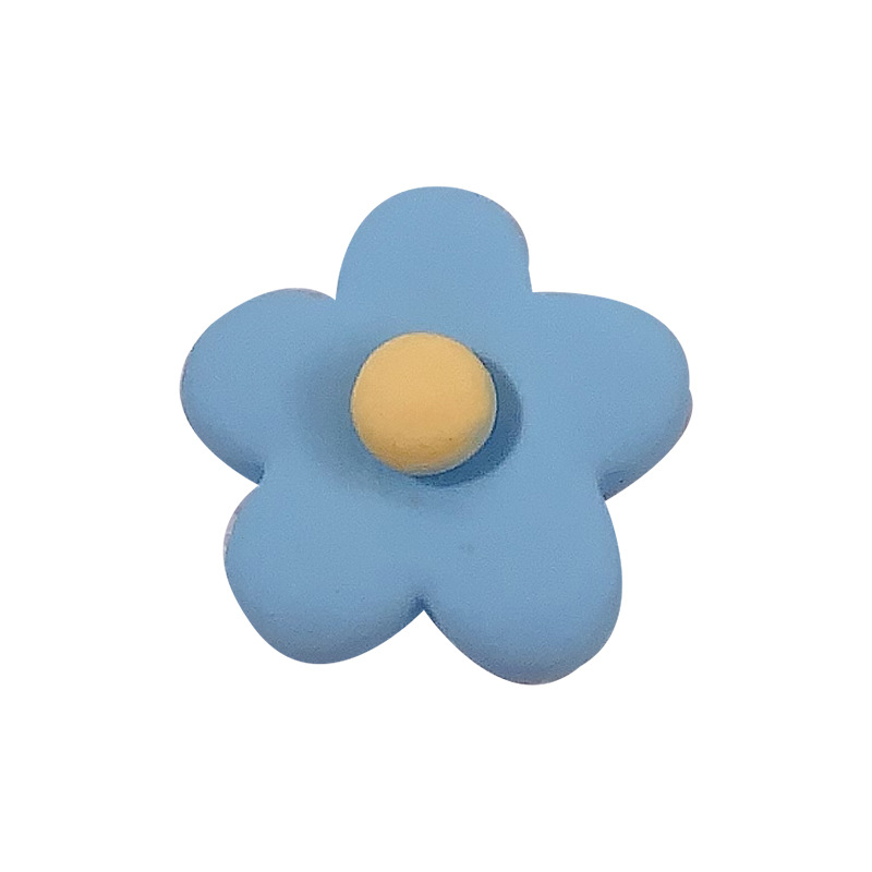 Accesorios de resina de flores de cinco pétalos esmerilados transfronterizos DiDi adorno de cabello agujero de botón de zapatos agujero de taza de agua material de broche de pelo
