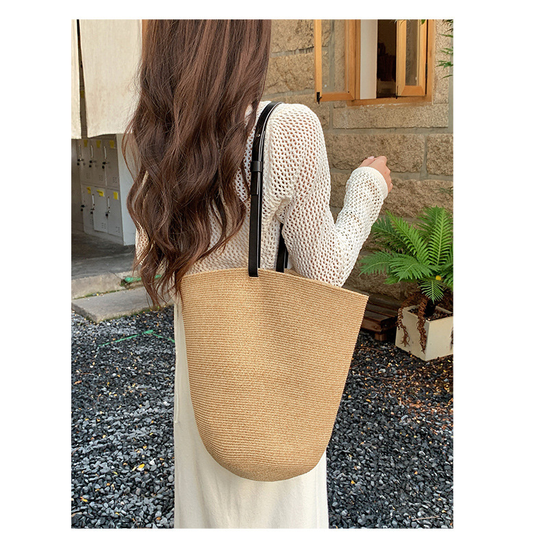 Straw Bag Summer Niche Designer Bucket Bag Crossbody Single Shoulder Portable INS Beach Bag Women's Vintage