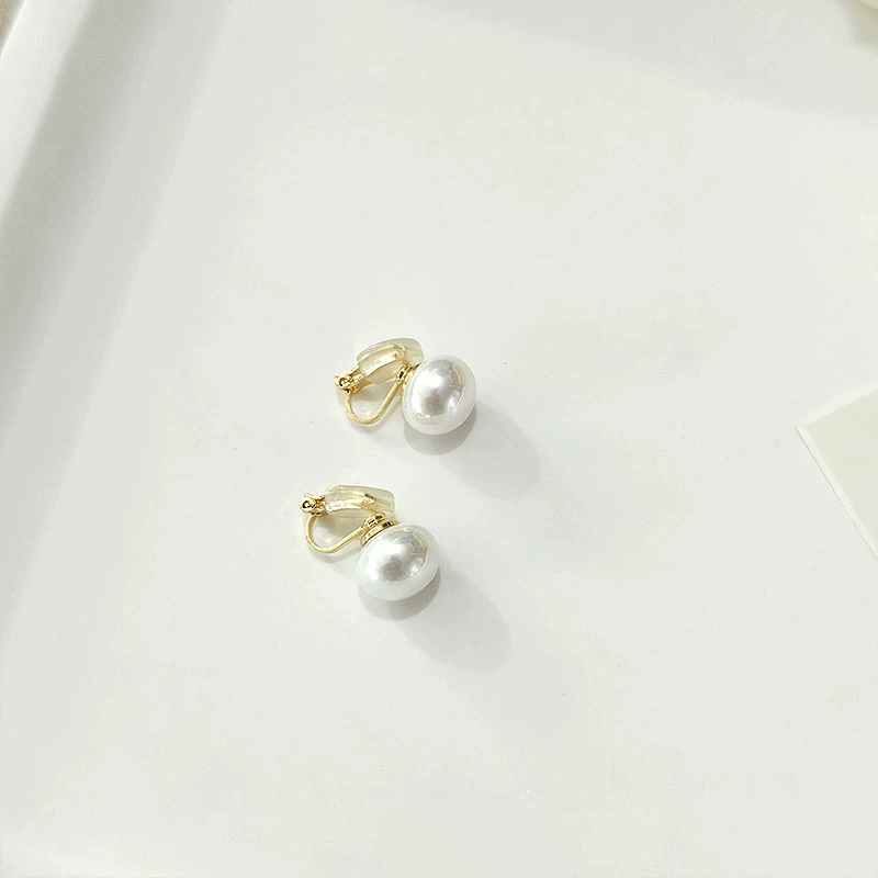 Earrings from pearl, small design ear clips