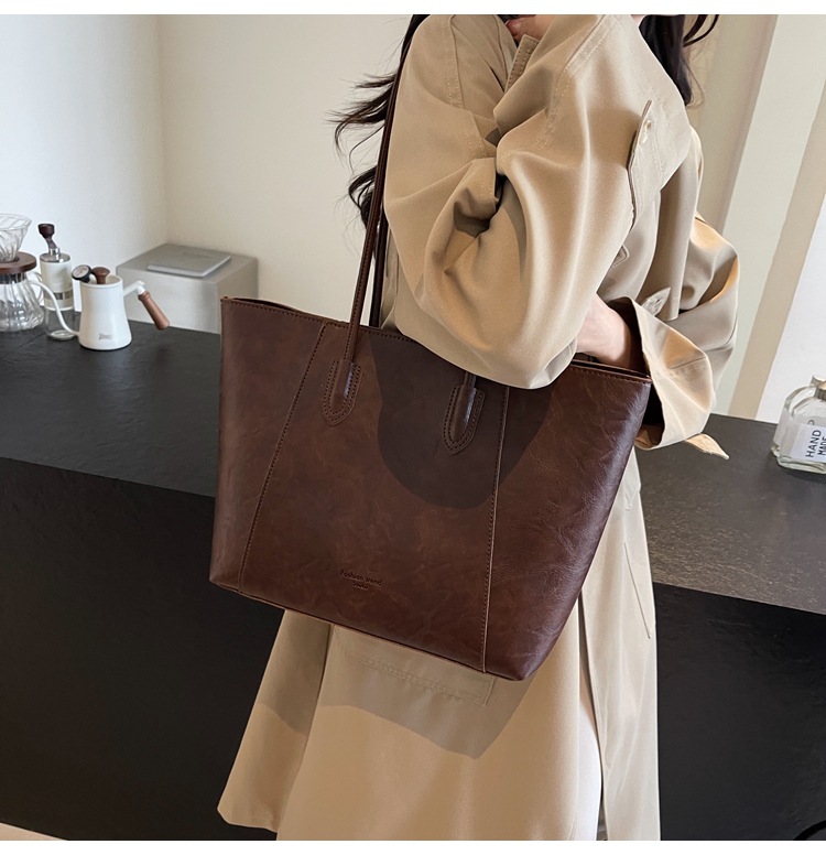 2024 niche design tote new high-end commuting women's large capacity shoulder bag trend_voghion.com