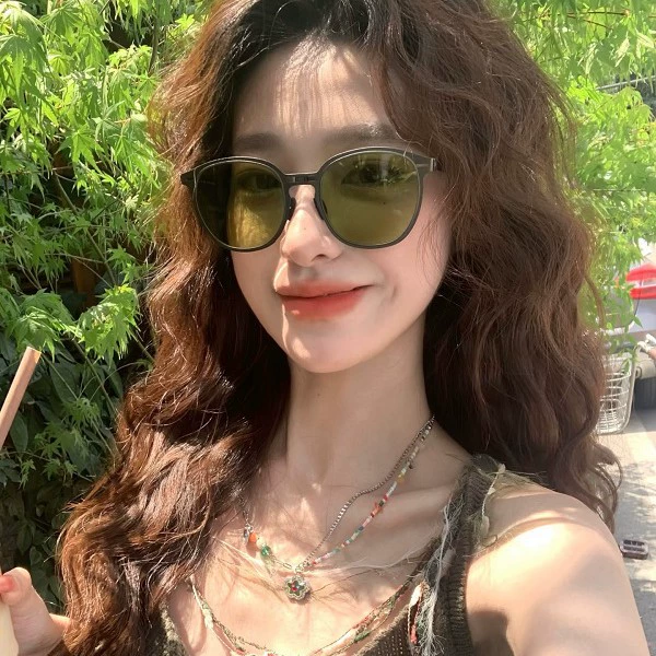 Цветные летние радужные конфеты допамин ожерелье женские нишевые аксессуары сети красный сладкий прохладный горячий девушка ключицы цепи через границы