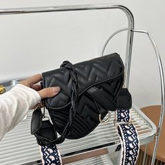 Eurasian popular saddle bag 2023 new checkered simple versatile texture youth shoulder bag crossbody bag women's bag