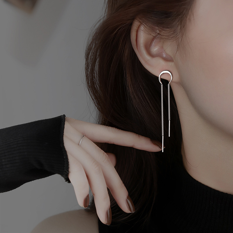 Pendientes súper largos de alta calidad para mujer 2025, colgante de media luna, cadena para oreja, delgadores faciales para cara redonda, pendiente de borla, venta al por mayor image 4