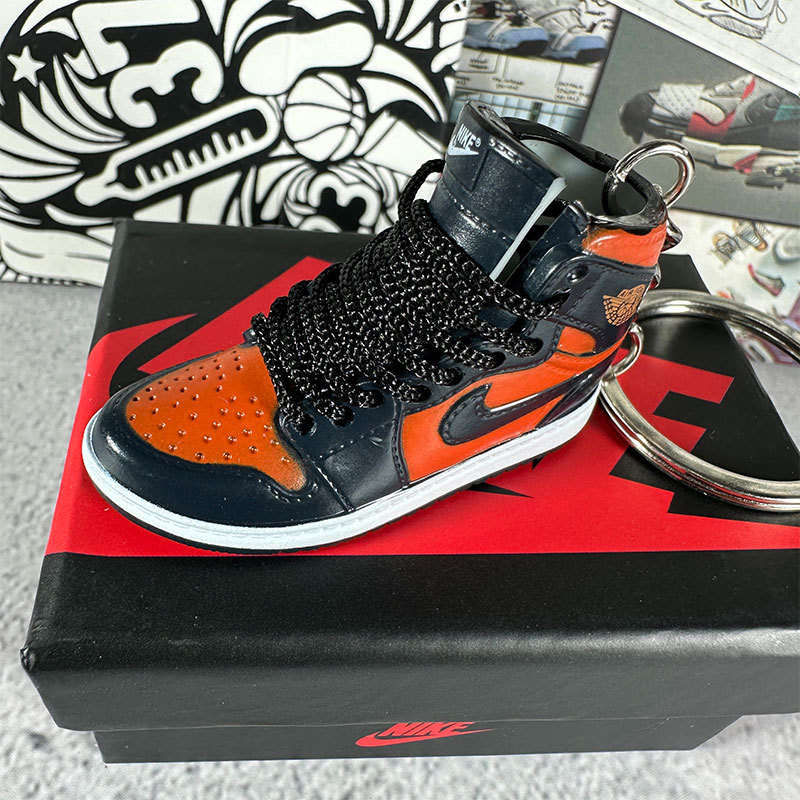 54. small buckle + box