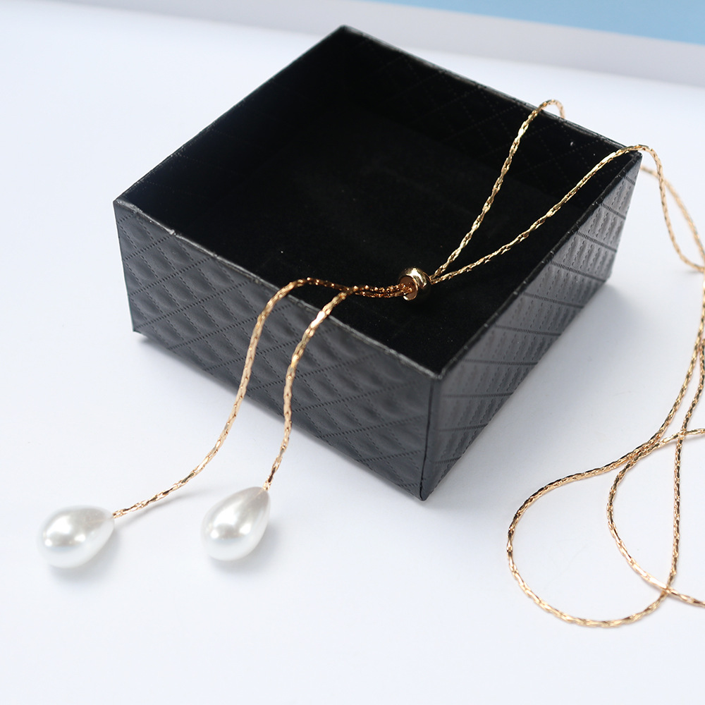 fashionable small design necklace from pearl