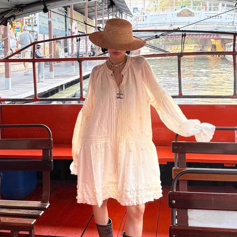 Bohemian Style Retro Off-White Floral Embroidered Shirt Dress for Women, Holiday Style Loose Lantern Sleeve Dress for Women
