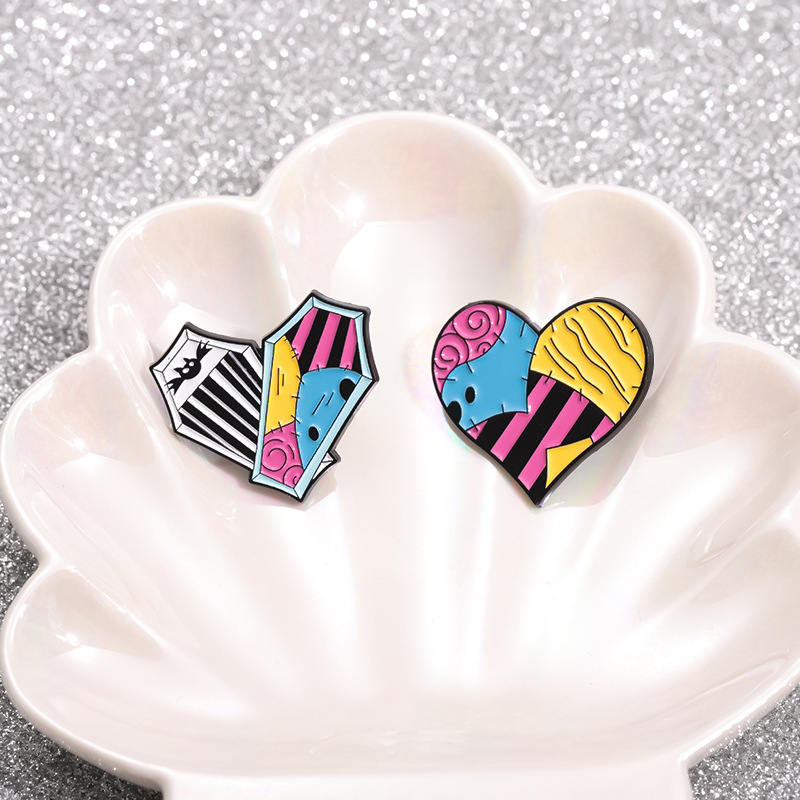 Plating Design Novelty Pin Heart Shape Alloy Plating Unisex Brooches