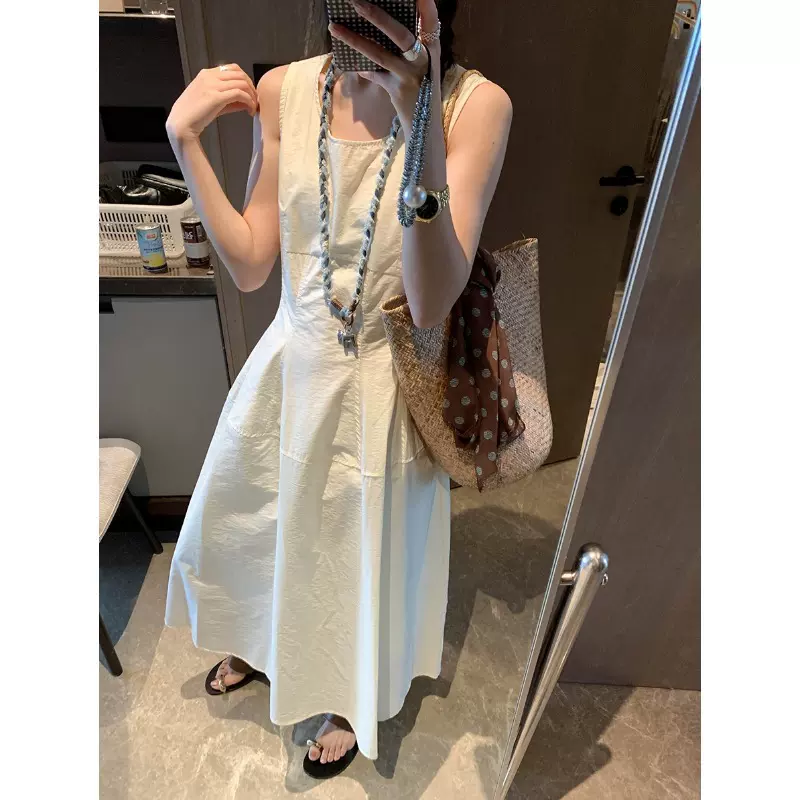 摩且 邂逅夏日 温柔简约鱼骨结构收腰显瘦气质背心连衣裙 MQ0600
