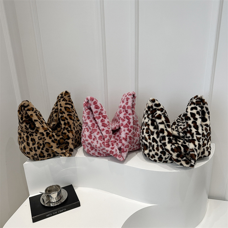 Leopardo tela de peluche bolsas de mujer otoño y invierno nueva moda literatura de hombro bolsas de brazo perezosas moda bolsas de mano de lana