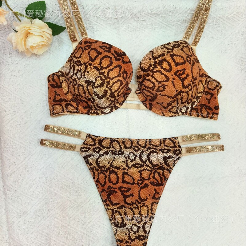 Hot European and American Victorian Love Secret Leopard Print Shiny Hot Diamond Rhinestone Underwear Sexy Bra Set Thick Cotton Push up
