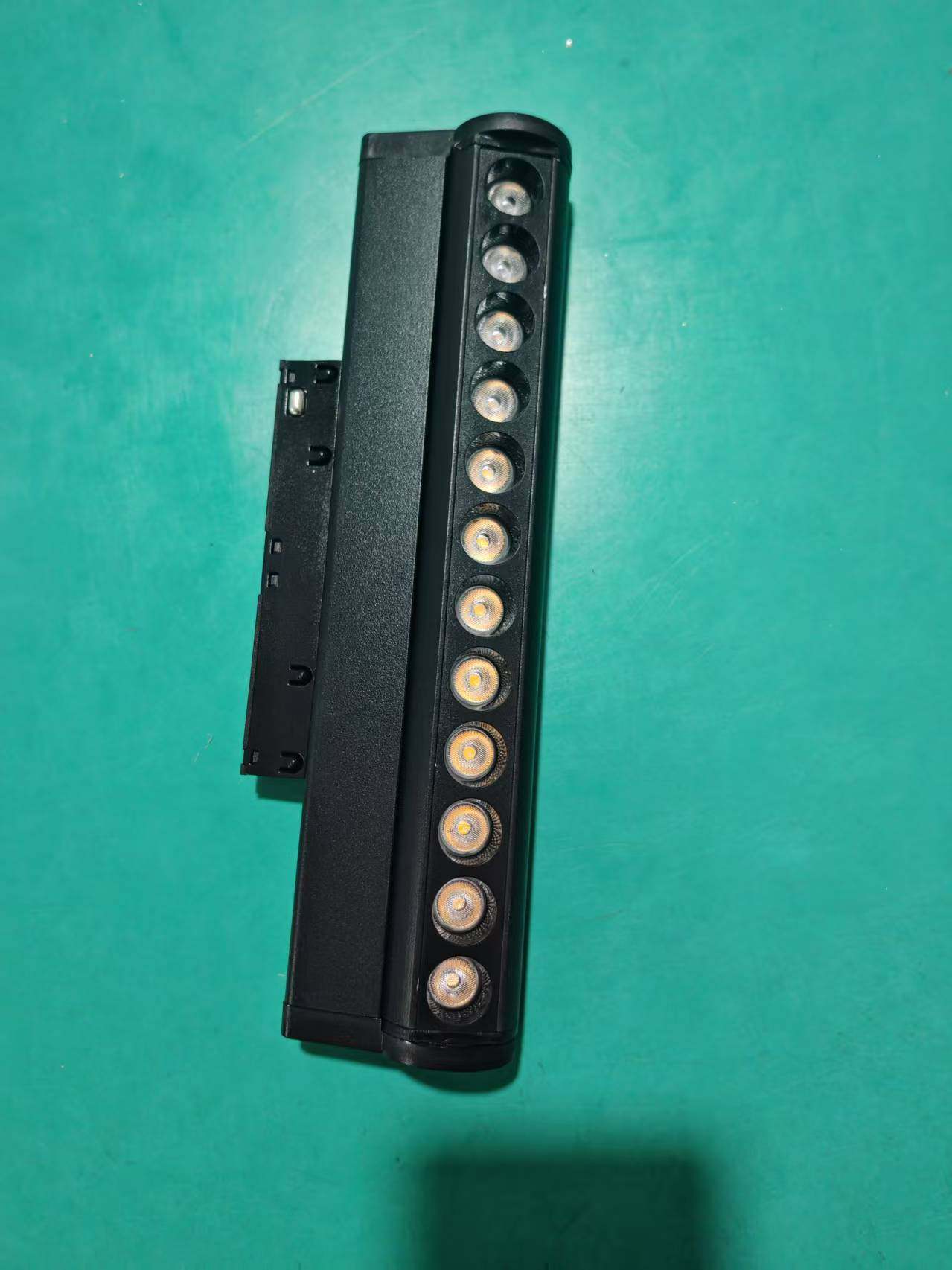 Adjustable grille light 12w