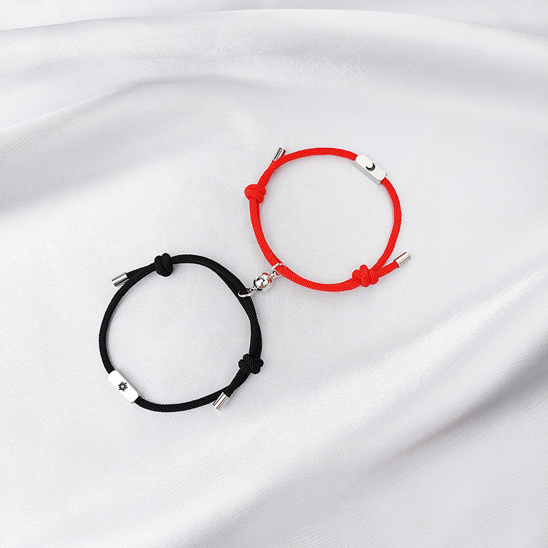 Nihaojewelry Bijoux En Gros Simples Bracelets De Couple Aimant Soleil Et Lune En Acier Inoxydable display picture 10