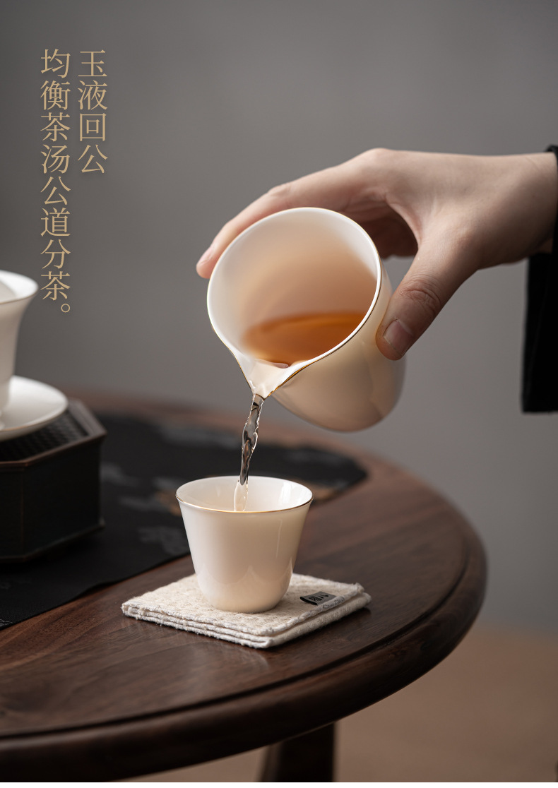 高白瓷公道杯_11