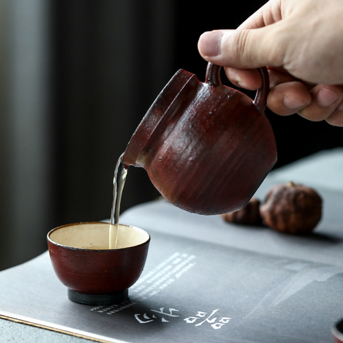 Fully handmade clay thin body color glaze plain body single cup Forbidden City red hand-painted two-color glaze Kung Fu tea set red tea cup