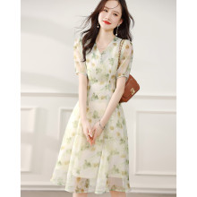 �羳���QɭϵŮ��2024�ļ��¿������|�B��ȹ�黨V�I����ȹ��