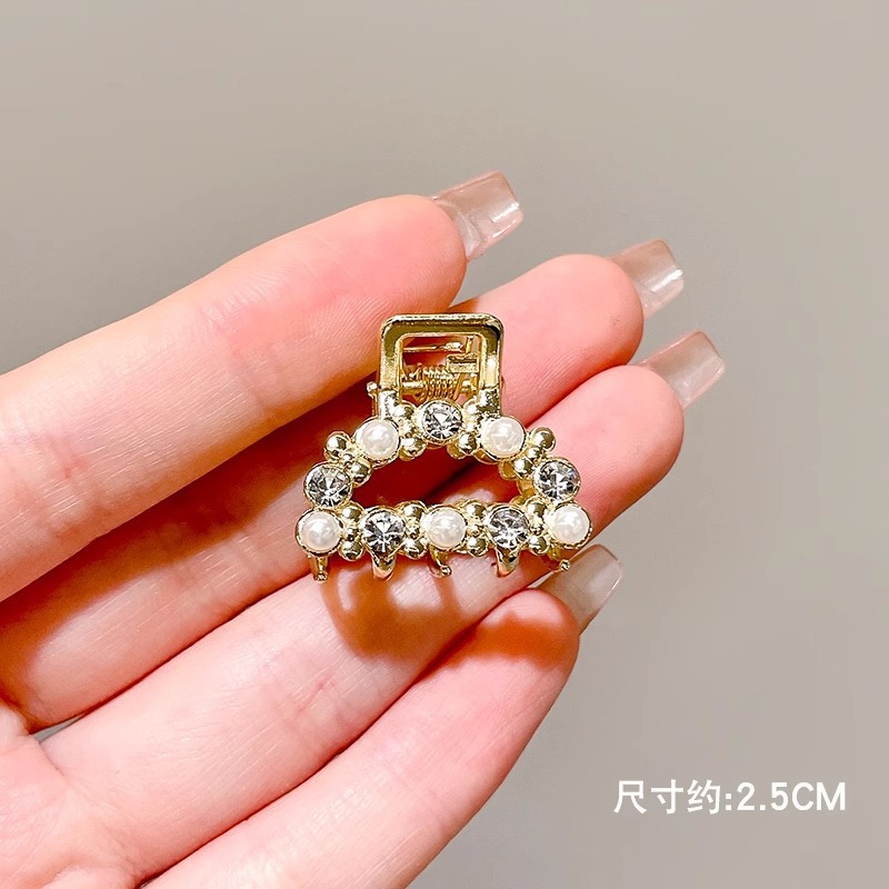 Exquisito clip pequeño clip de flequillo lateral de diamantes de imitación de perlas femeninas nuevo mini clip de tiburón de medio lazo horquilla tocado